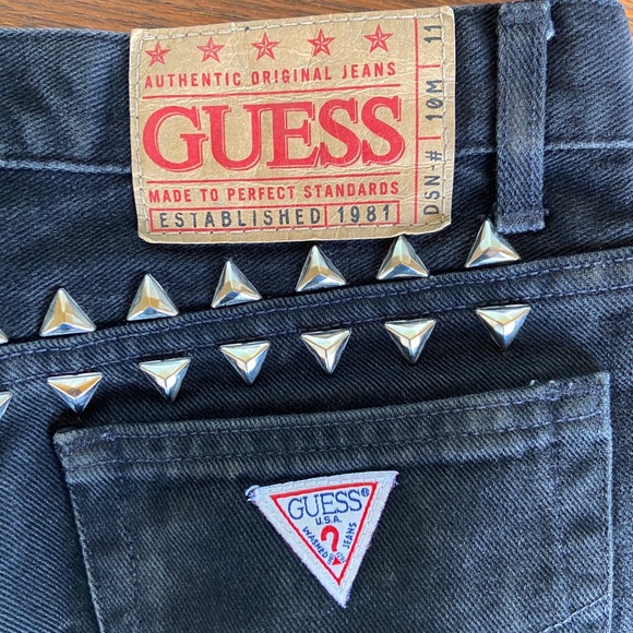 Vintage Guess Shorts - Picture 5 of 6